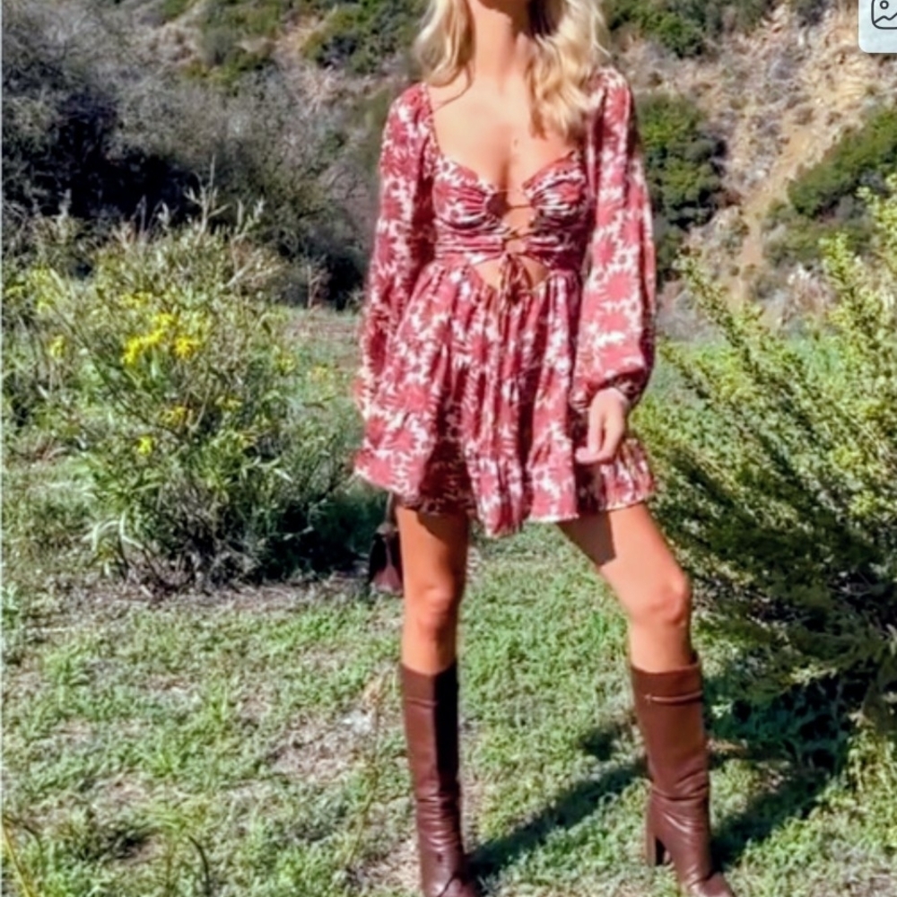 Nwt Resa Lyla Mini Floral Red Dress with Long Sleeves